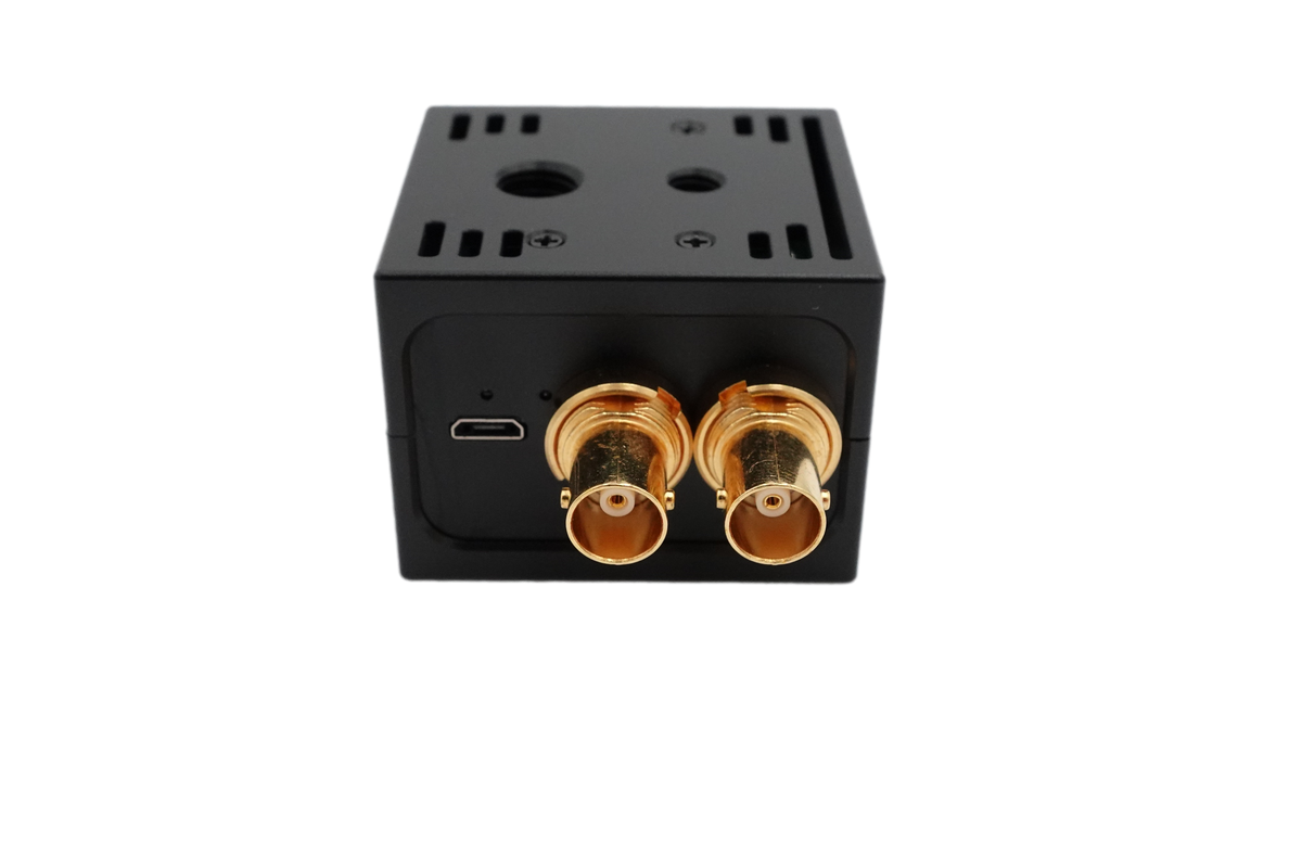 CINETANK LEMO Powered 1X3 12G-SDI Reclocking Distribution Amplifier with Voltage Spike and Short Circuit Protection