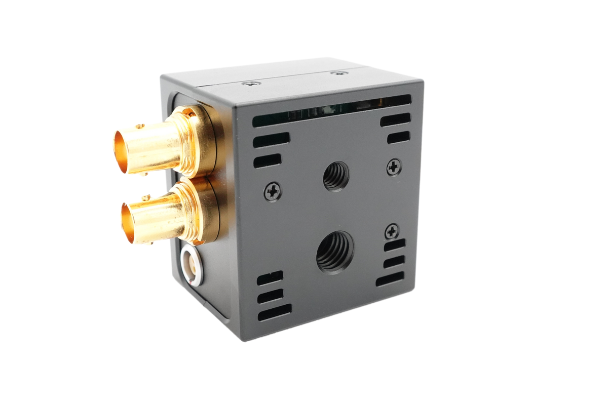 CINETANK LEMO Powered 1X3 12G-SDI Reclocking Distribution Amplifier with Voltage Spike and Short Circuit Protection